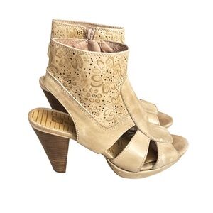 Spiral Made In Spain Classic Versatile VTG 90’s Stylish Tan Heel Sandal - Sz 7.5